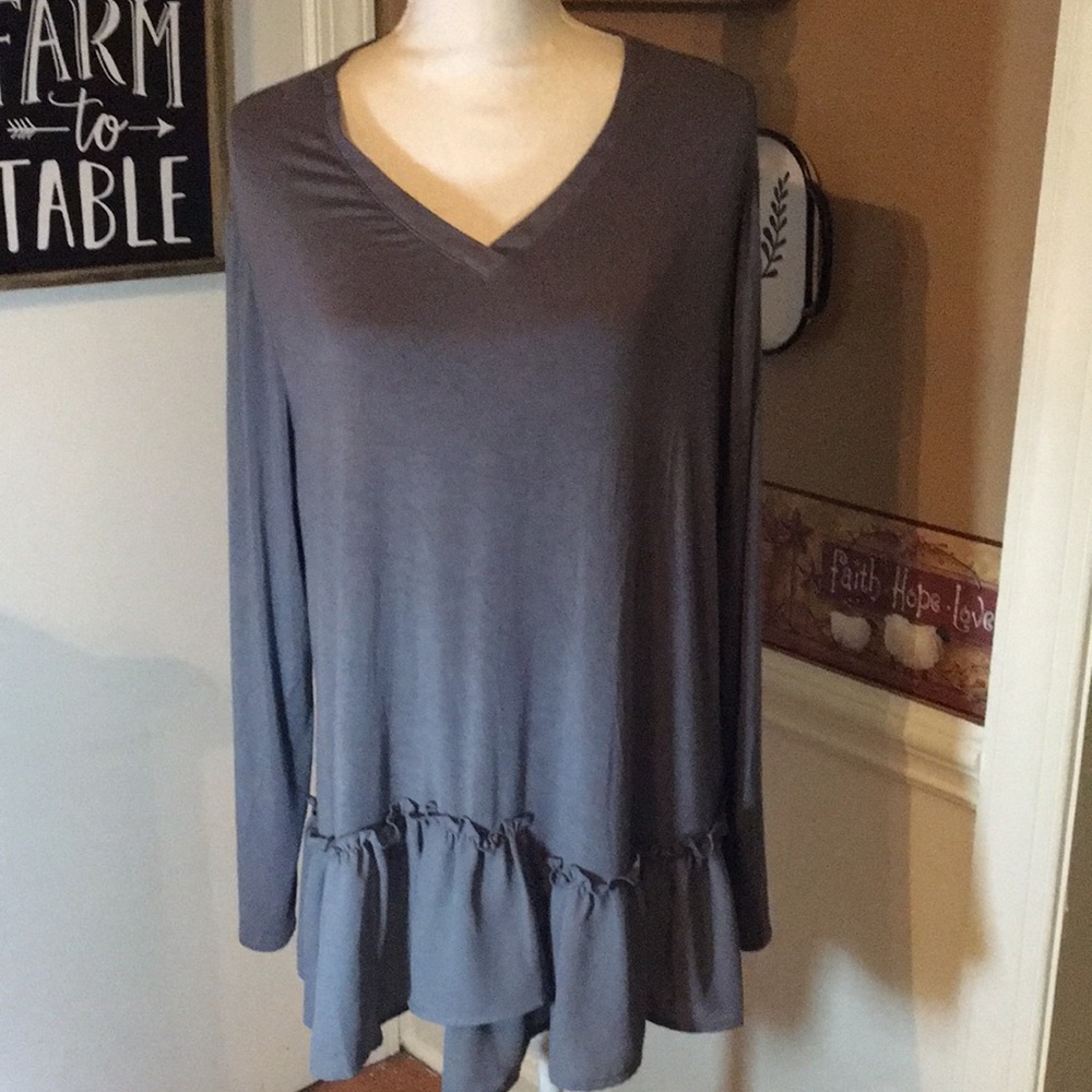 Cato Women’s Gray V-Neck Long Sleeve Top